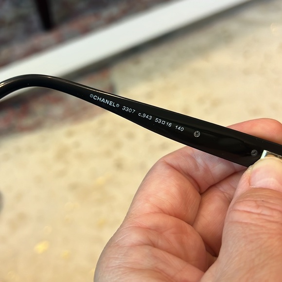 Chanel eyeglasses with cloth and original quilted case - Picture 3 of 7